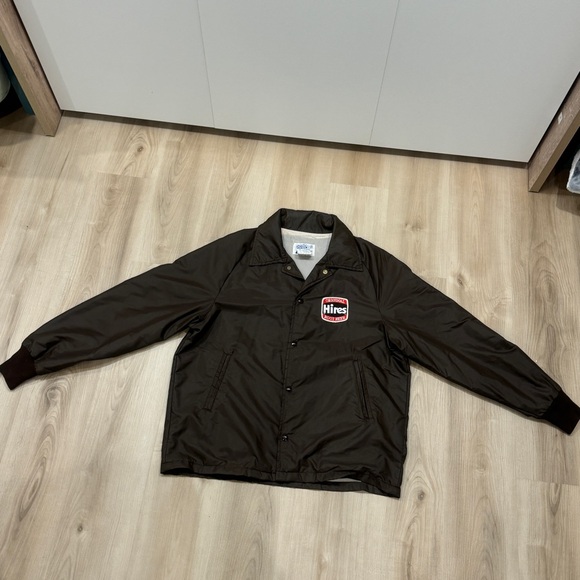 Vintage Men’s Brown L Wind breaker style nylon Hires Rootbeer Delivery Jacket - Picture 6 of 9